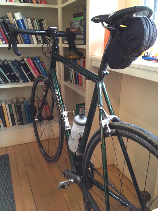 Duncan D's green commuting machine in from the rain